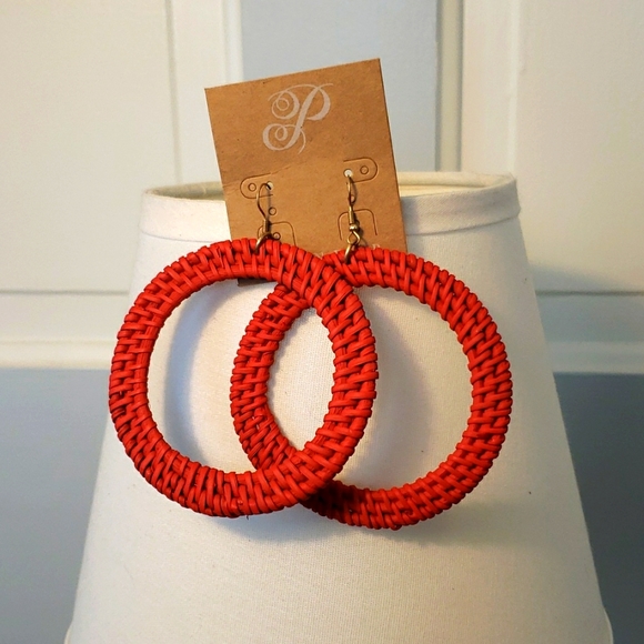 Ear Rings - Picture 2 of 3